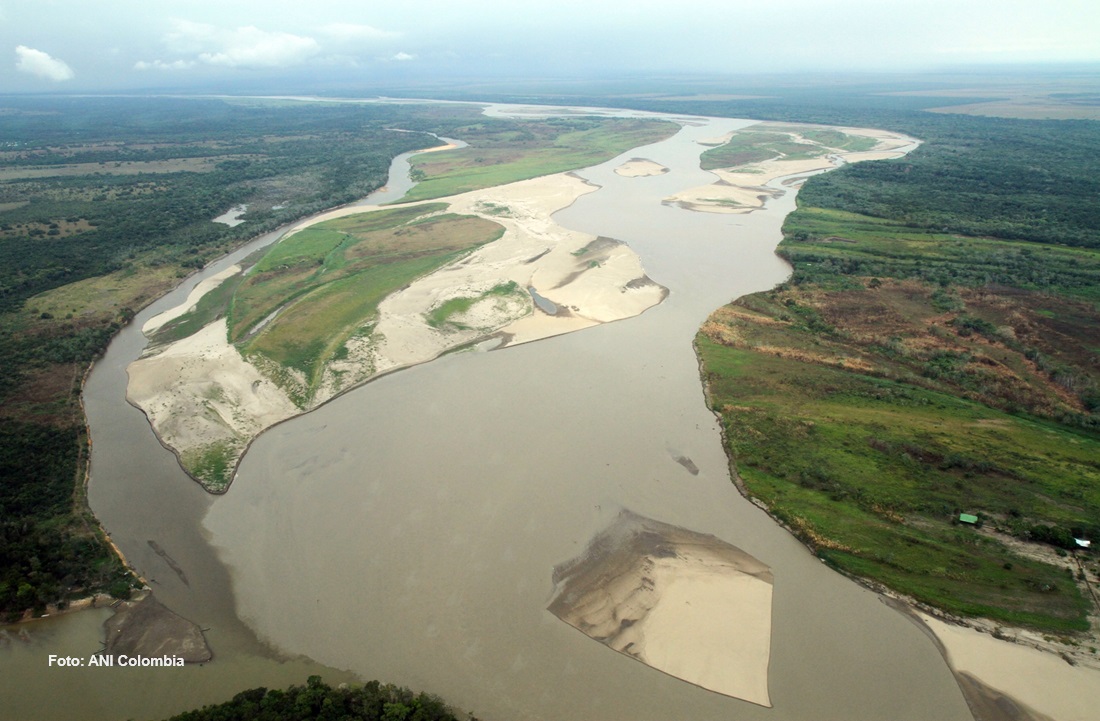 La longitud del río Meta es de 860 kilómetros, desde el departamento del Meta hasta la frontera con Venezuela, donde desemboca en el majestuoso río Orinoco.